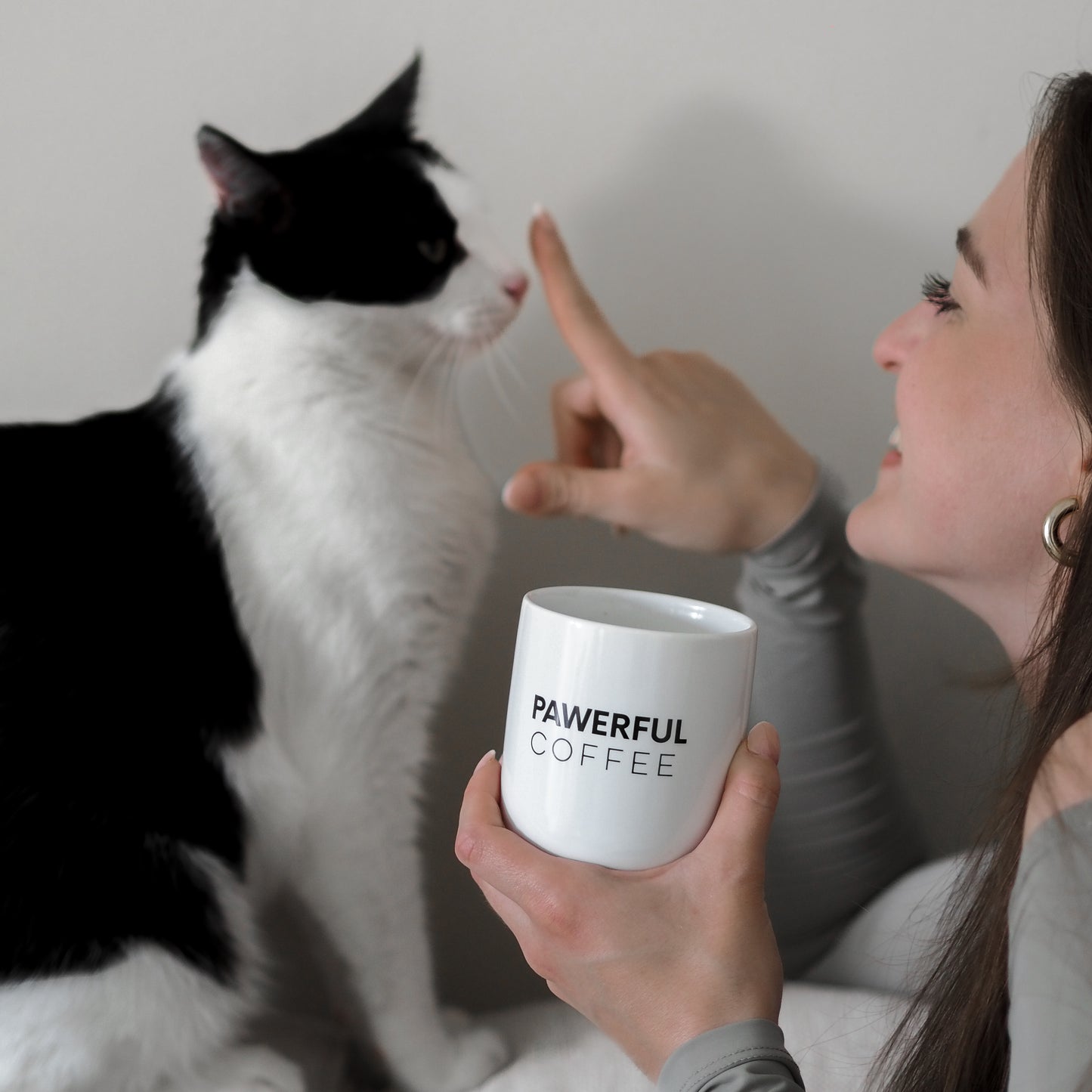 Katzenmama mit Katze und Tasse aus Keramik mit Tierliebhaber Aufdruck