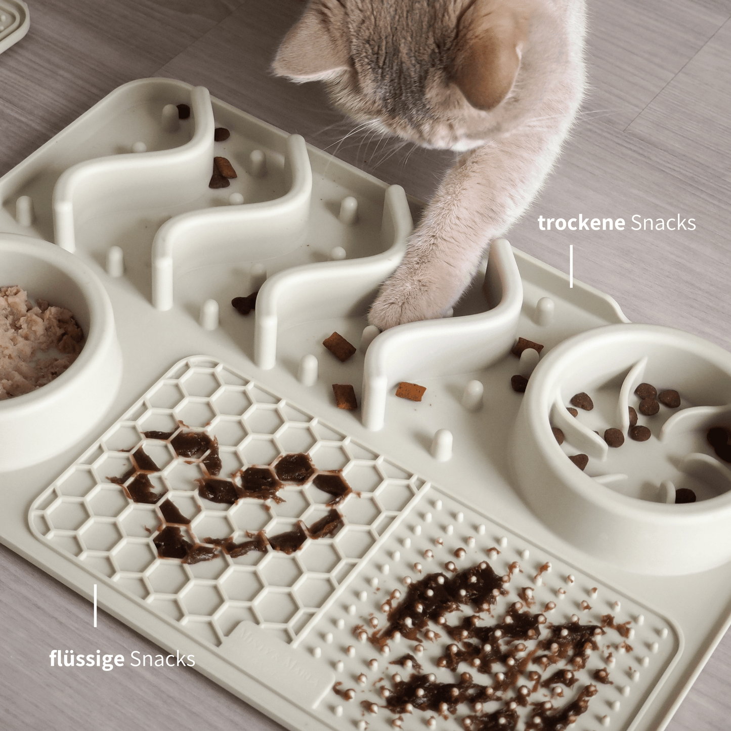 Fummelbrett für Katzen in beige für Katzenfutter, Nassfutter und Trockenfutter
