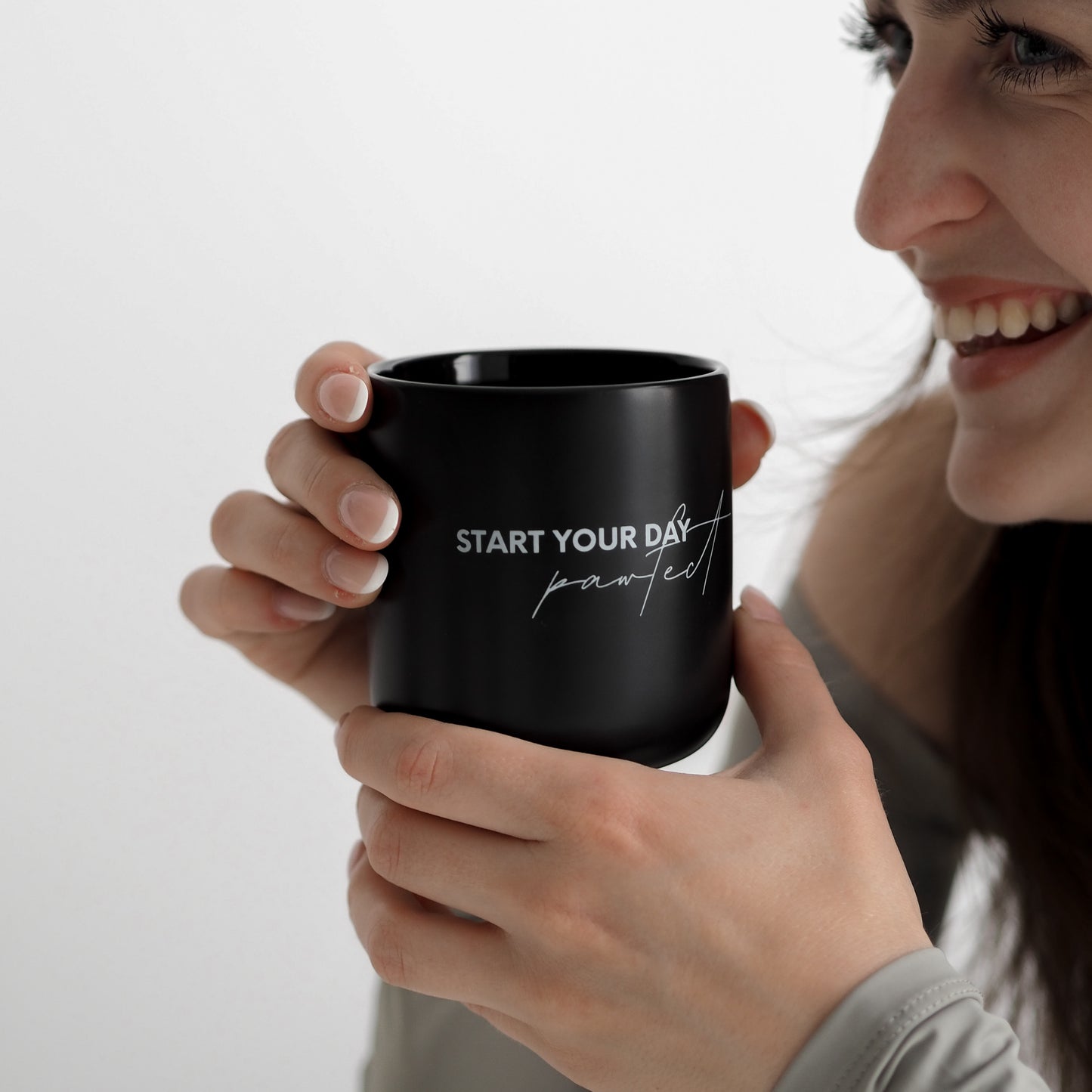 schwarze Tasse mit hochwertigem Aufdruck für Catlover und Katzenmamas