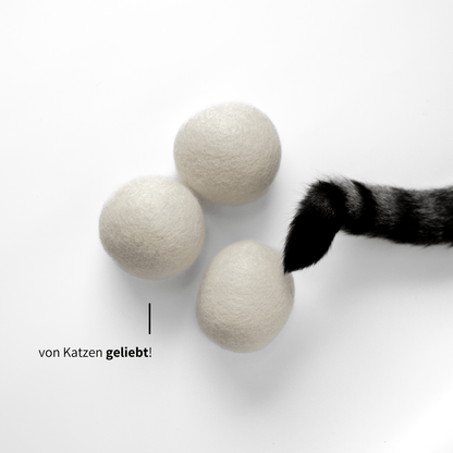 Natürliches Katzenspielzeug weiße Filzbälle