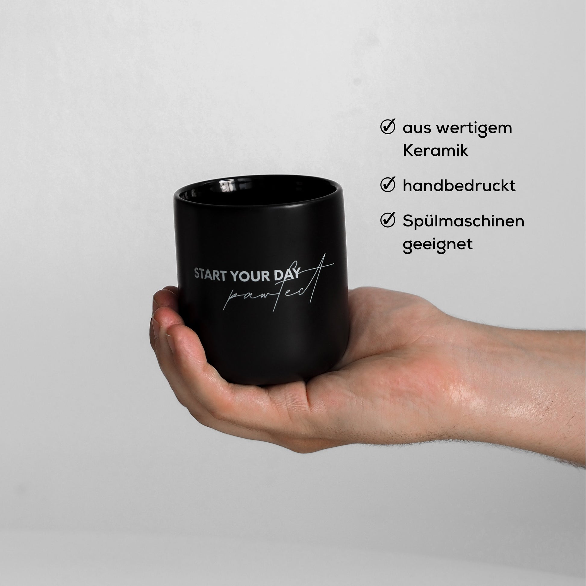 schwarze Tasse aus Keramik, Spülmaschinen geeignet und mit Catlover Aufdruck