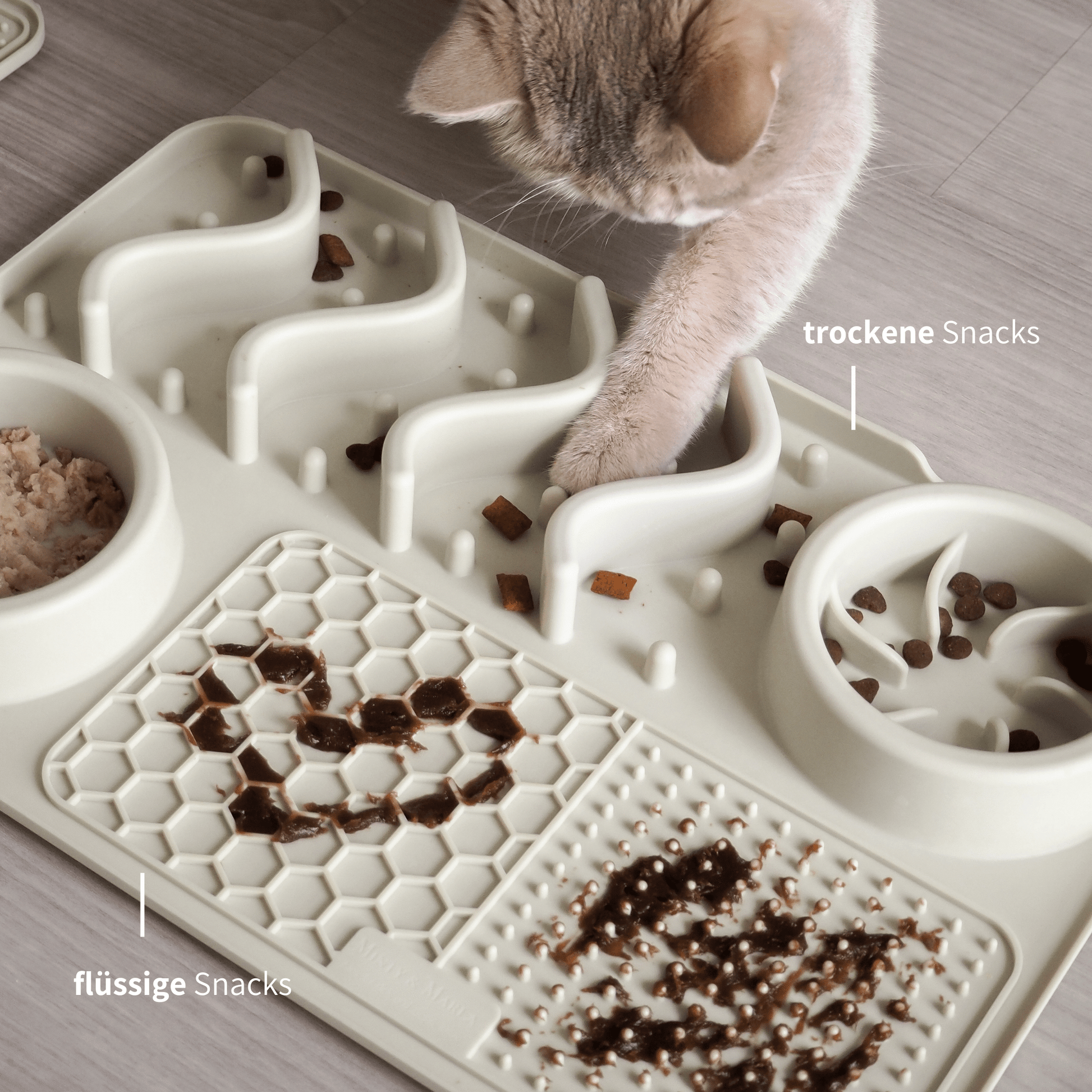 Fummelbrett für Katzen in beige für Katzenfutter, Trockenfutter und Katzensnacks