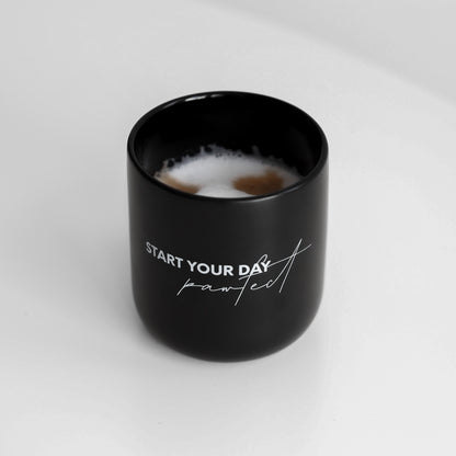 schwarze Tasse aus hochwertigem Keramik mit stylischem Aufdruck für Katzenliebhaber