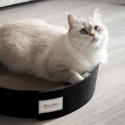 Kratzbrett für Katzen aus recycelter Wellpappe.