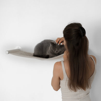Gemütliche, hochwertige und moderne Hängematte für Katzen aus Stoff und Metall.